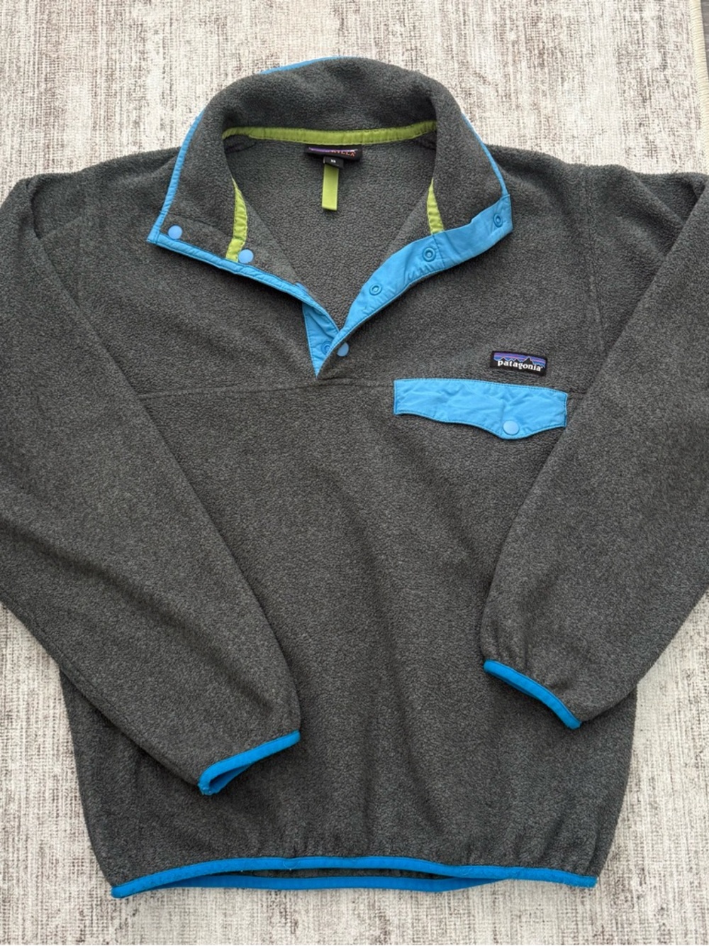 Patagonia Charcoal Fleece Pullover with Blue Trim